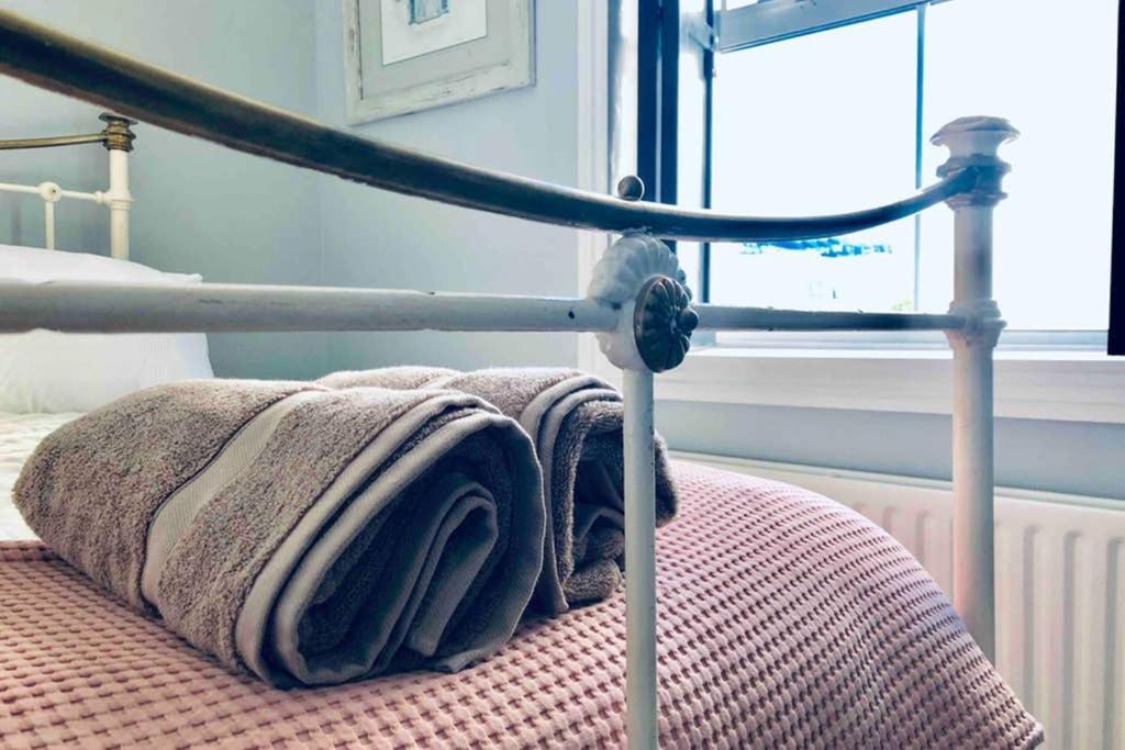 Seaside Escape - Gorgeous 2 Bed Apartment In St-Leonards-On-Sea Hastings Ngoại thất bức ảnh